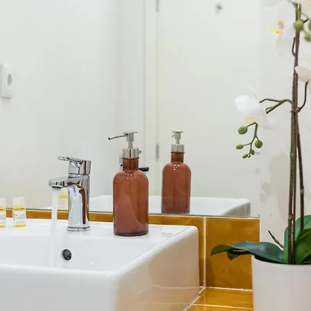 Guestready - Peaches & Cream